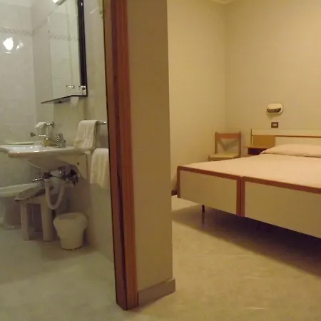 Cristina Hotel