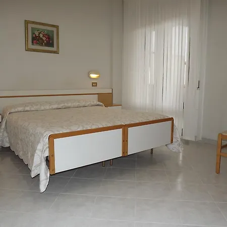 Hotel Cristina 3*